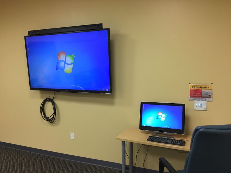 356 AER AV system with signage and new laptop HDMI input cable